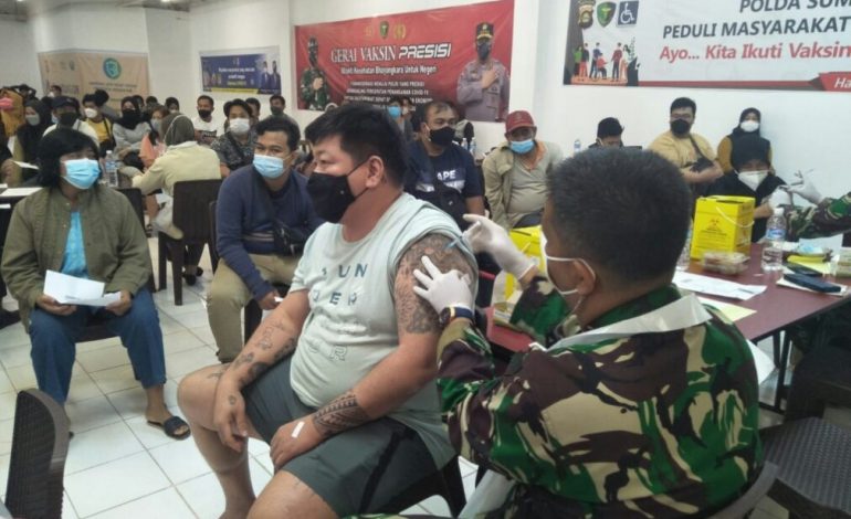 Kodim Palembang Juga Gelar Vaksinasi Bagi PKL dan Pemilik Warung Penerima BTPKLW TNI