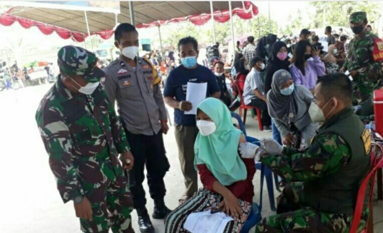 Dandim 0402/OKI-OI Tinjau Serbuan Vaksin di PT. Buyung Pemulutan Ogan Ilir