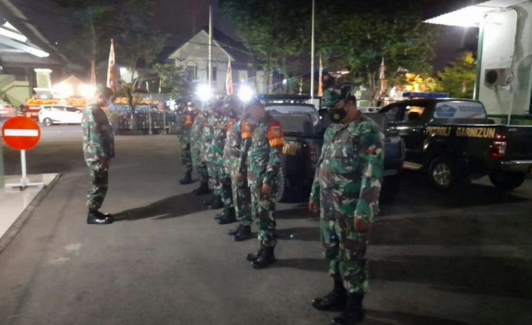 Babinsa Kodim Palembang Laksanakan PPKM Gabungan di Wilayah Kota Palembang