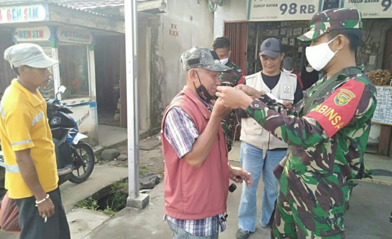 Babinsa Koramil 07/ Simpang Himbau Masyarakat Patuhi Prokes