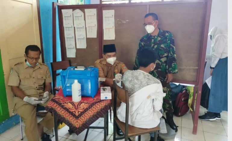 Launching Serbuan Vaksin TNI, Peringati Hari Pahlawan Koramil 406-06/Tugumulyo Sasar Pelajar SMKN Tugumulyo
