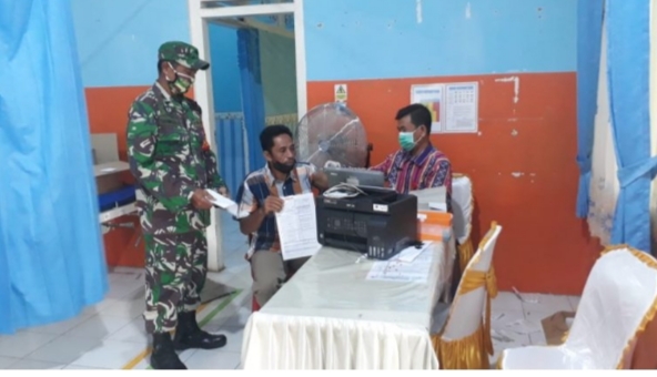Babinsa Koramil 10/Banding Agung Monitoring Langsung Pemberian Vaksin Massal Kepada Masyarakat