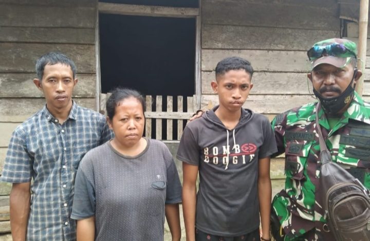 Wujud kepedulian, Babinsa Koramil 14/Air Sugihan OKI Antar Warganya Yang Sedang Sakit