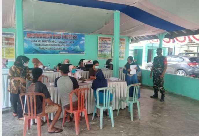 Babinsa Koramil 401-04/Bayung Lencir Monitoring Vaksinasi di Desa Sri Mulyo