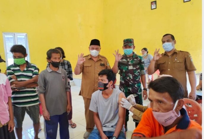 Danramil 406/Terawas Pantau Langsung Pelaksanaan Serbuan Vaksinasi Covid-19
