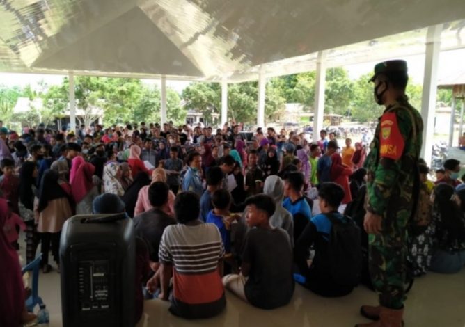 Babinsa Koramil 401-04/Bayung Lencir Monitoring Vaksinasi di Desa Suka Damai