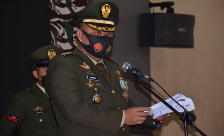 Kasrem 044/Gapo Bertindak Sebagai Insfektur Upacara Peringatan Hari Pahlawan Tahun 2021