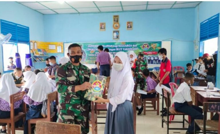 Sambut Hari Pahlawan, Kodim 0402/OKI-OI bagikan Door Prize Bagi Pelajar dan Nakes