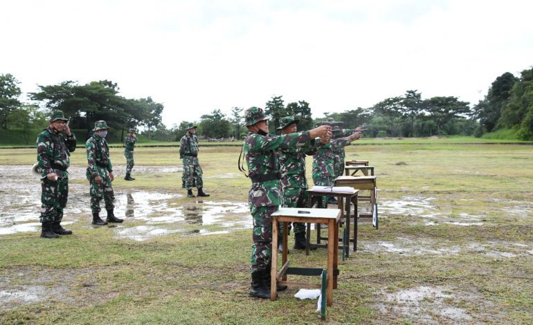 Tingkatkan Kemampuan, Korem 044/Gapo Gelar Latihan Menembak