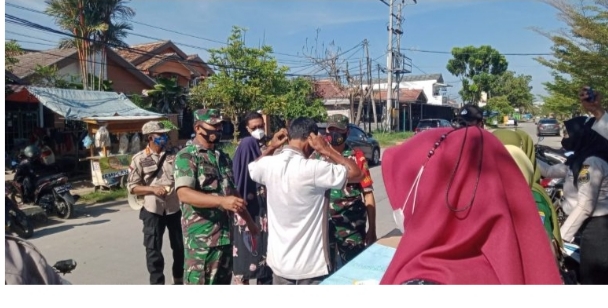 Operasi Yustisi PPKM Level 2, Babinsa Koramil 13/Lubuk Batang, Tegas Dan Humanis Untuk Pelanggar Prokes