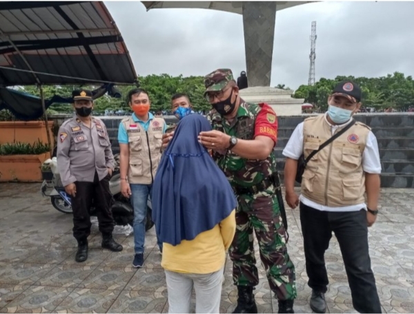 Babinsa Koramil 02/Peninjauan Patroli Yustisi Bersama Polsek Yakinkan PPKM Berjalan