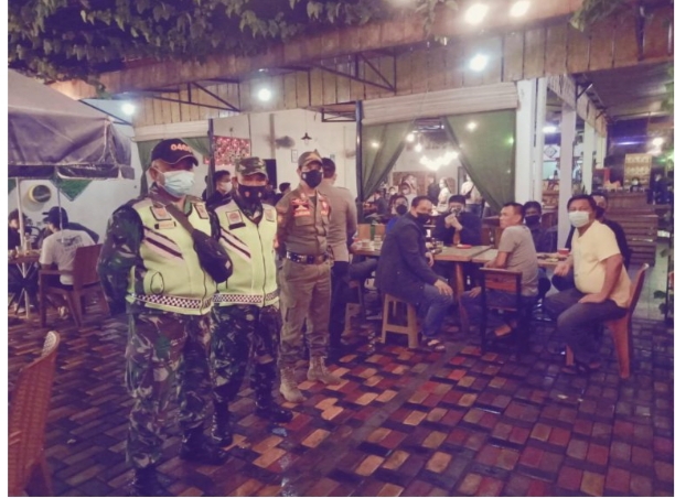 Tingkatkan Kesadaran Masyarakat di Masa PPKM Kodim 0403/OKU Rutin Patroli Malam