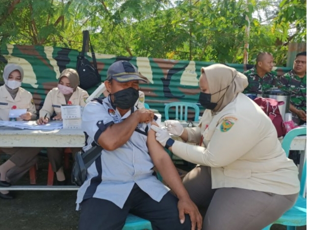 Kodim 0403/OKU Terus Gencar Lakukan Vaksinasi Dosis Satu dan Dosis Dua Bagi Masyarakat