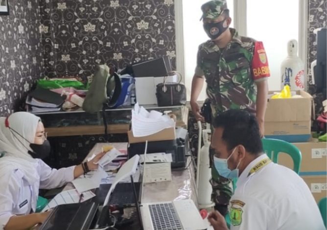 Babinsa Koramil 401-04/Bayung Lencir Monitoring Vaksinasi di RSUD Bayung Lencir
