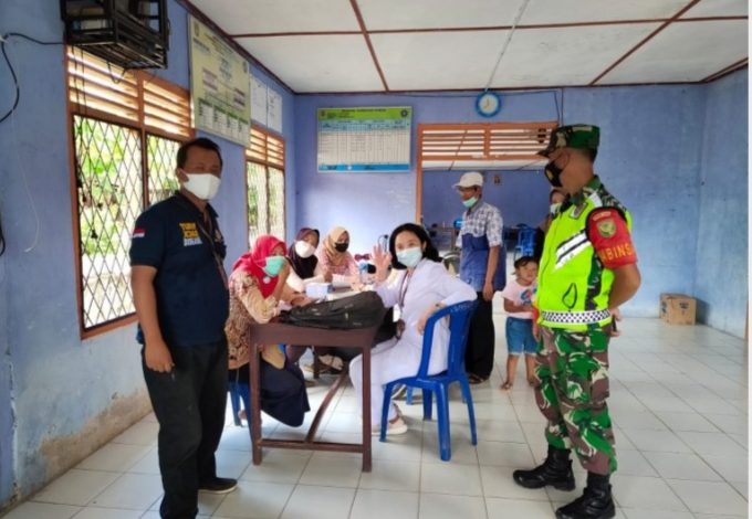 BABINSA KORAMIL 406-05/MUARA KELINGI MONITORING VAKSIN COVID 19