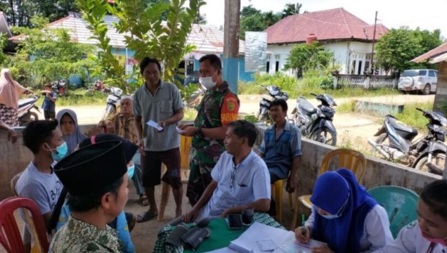 Personel Babinsa Jajaran Kodim 0402/OKI, Kawal Dan Sukseskan Vaksinasi di wilayah Desa Binaan