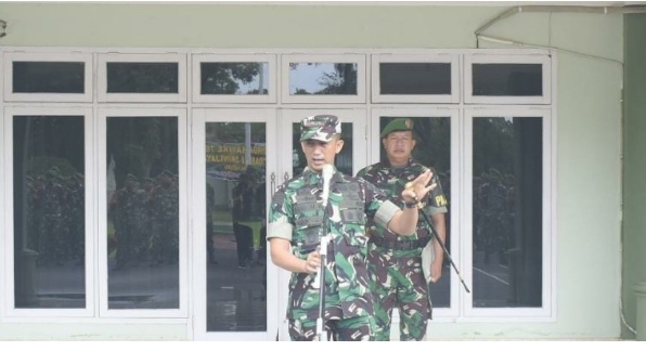 Ini Pesan Dandim 0403/OKU Saat Memberikan Jam Komandan Pertama Kepada Seluruh Prajurit dan PNS