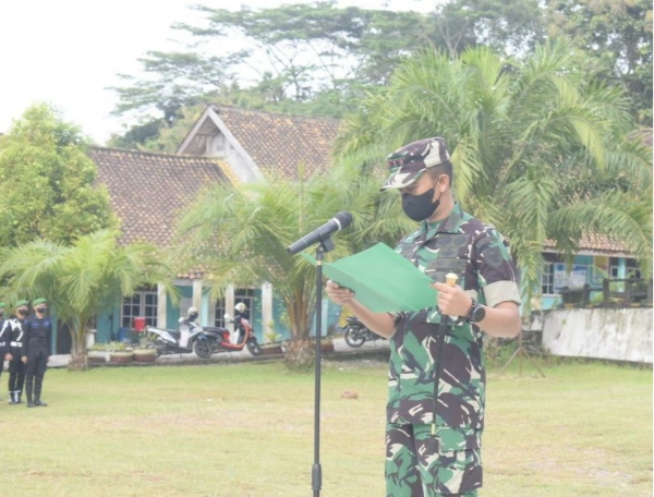 Dandim 0403/OKU Selaku Irup Upacara Bendera di SMA Taruna Tunas Bangsa Baturaja