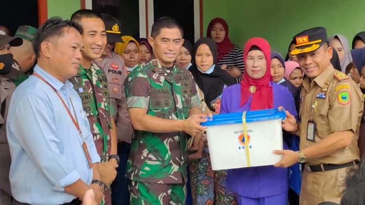 Komandan Korem 044/Gapo, Brigjen TNI M. Naudi Nurdika Kunjungi MTs 1 Suka Cinta Kab. Lahat