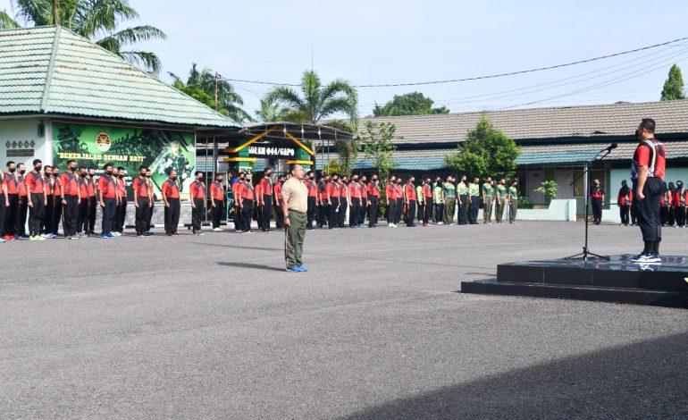 Korem 044/Gapo Gelar Upacara Hari Olah Raga Nasional XXXIX Tahun 2022