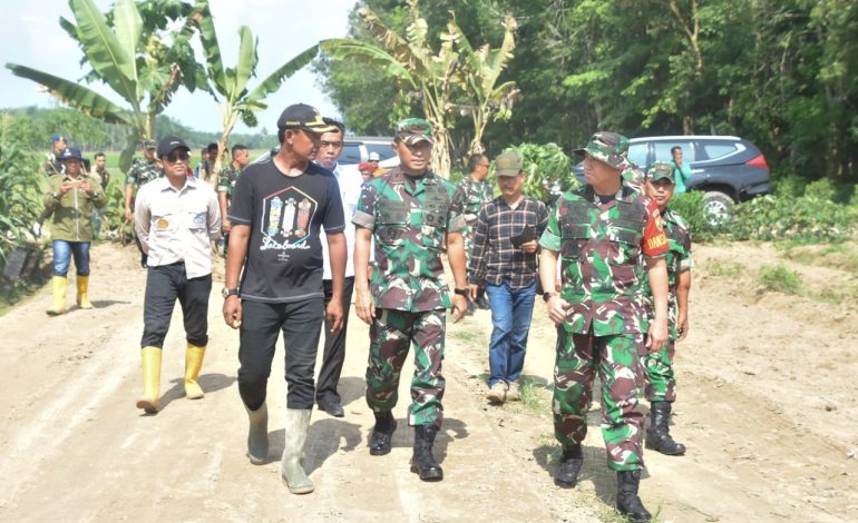 Danrem 044 Gapo Tinjau Lokasi TMMD Ke-115 di Desa Cahya Bumi