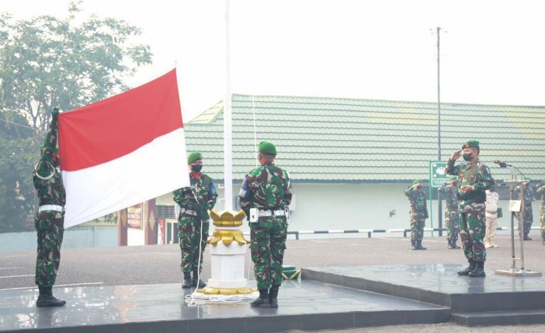 KOREM 044/GAPO GELAR UPACARA BENDERA TANGGAL 17 OKTOBER 2023